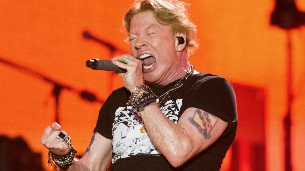 Axl Rose beim Guns N’ Roses-Auftritt auf dem Glastonbury Festival 2023
